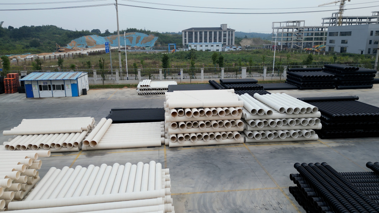 砂层地质 PE 拖拉管顶管施工：降水、固壁解决方案